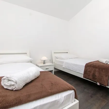 Vedran Apartamento Čelina